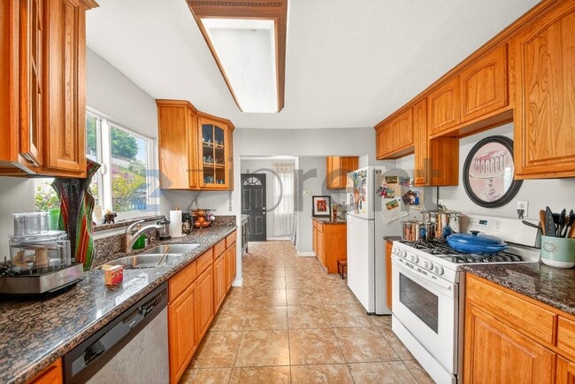 Building Photo - 4139 W Ave 42