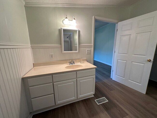 Building Photo - Spacious home in Campbell County. Country living!