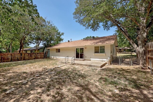 Building Photo - 6109 Glen Meadow Dr