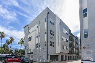 Building Photo - 1510 S Urbana St