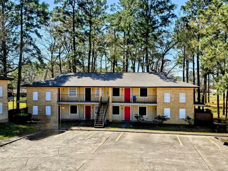 Primary Photo - Timbers Apartments