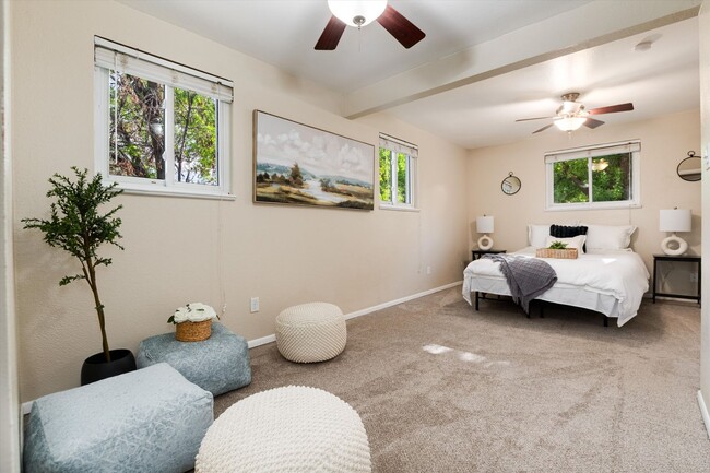 Building Photo - Awesome Littleton Ranch Home