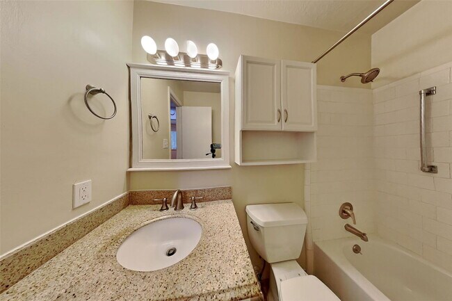 Building Photo - 20 Early Dawn Ct