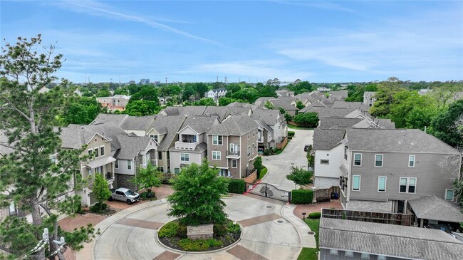 Building Photo - 1002 Shepherd Oaks Dr