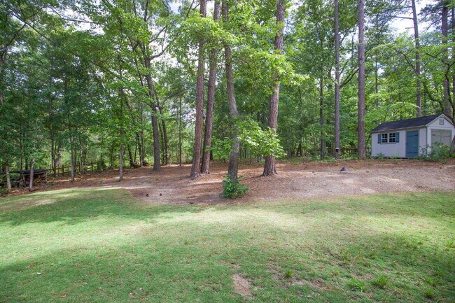 Building Photo - "Charming 4-Bedroom Retreat with Fireplace and 3 Full Baths in Aberdeen!"
