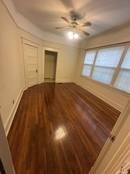 Building Photo - 515 W 24th St