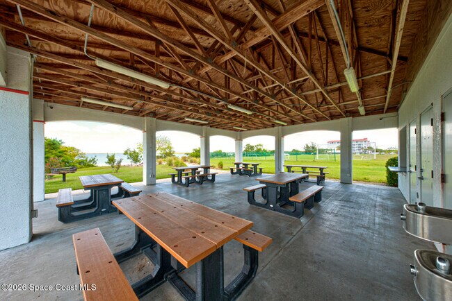 Building Photo - 8903 Laguna Ln