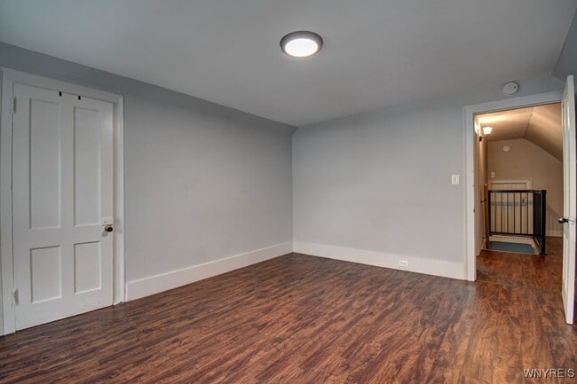 Building Photo - 36 19th St