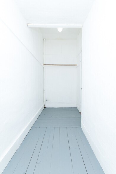 Building Photo - 25 Oakwood St