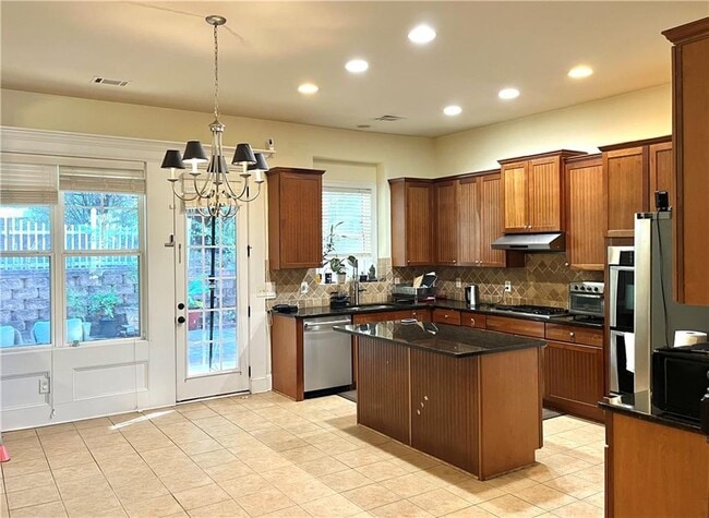 Building Photo - 440 Highgate Dr