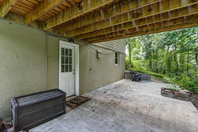 Building Photo - 4605 Greenwood Dr