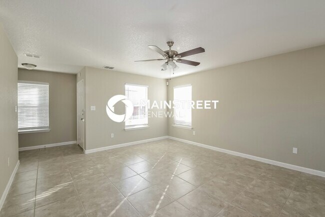 Building Photo - 3 Bedroom Pet-Friendly Home in San Antonio, TX with Main Street Renewal