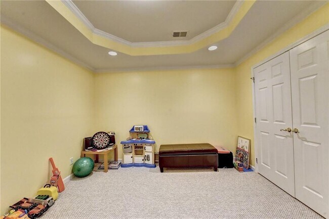 Building Photo - 645 Falls Bay Ct