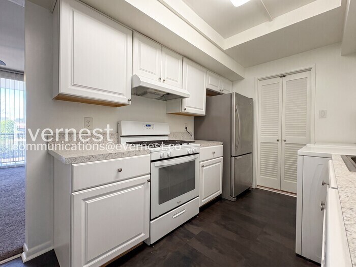Building Photo - 10202 Prince Pl