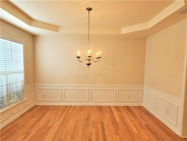 Building Photo - 545 Friars Head Dr NE