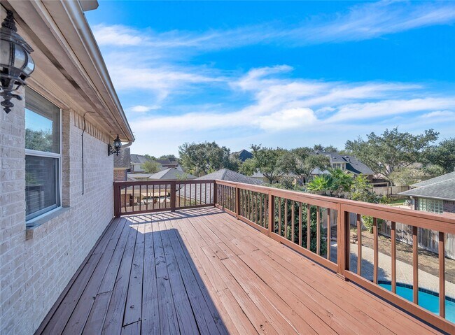 Building Photo - 1423 Meadow Lakes Dr