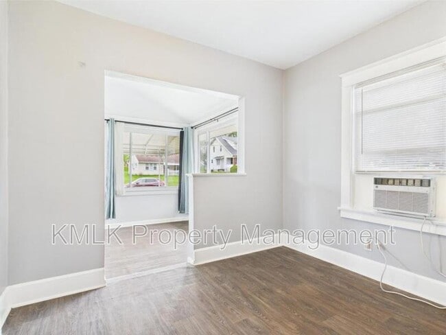 Building Photo - 1654 Wakefield Ave