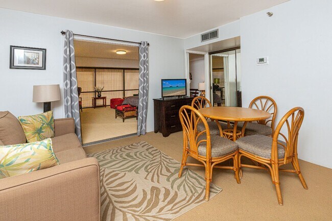 Building Photo - 1 BD Fully Furnished Downtown Location