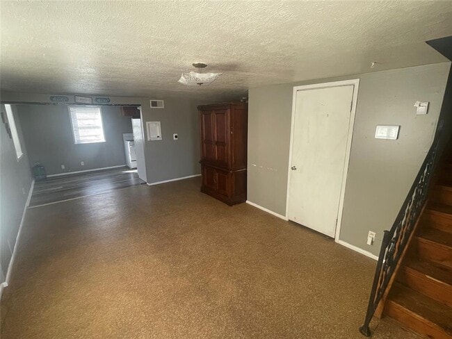 Building Photo - 909 Court Ave