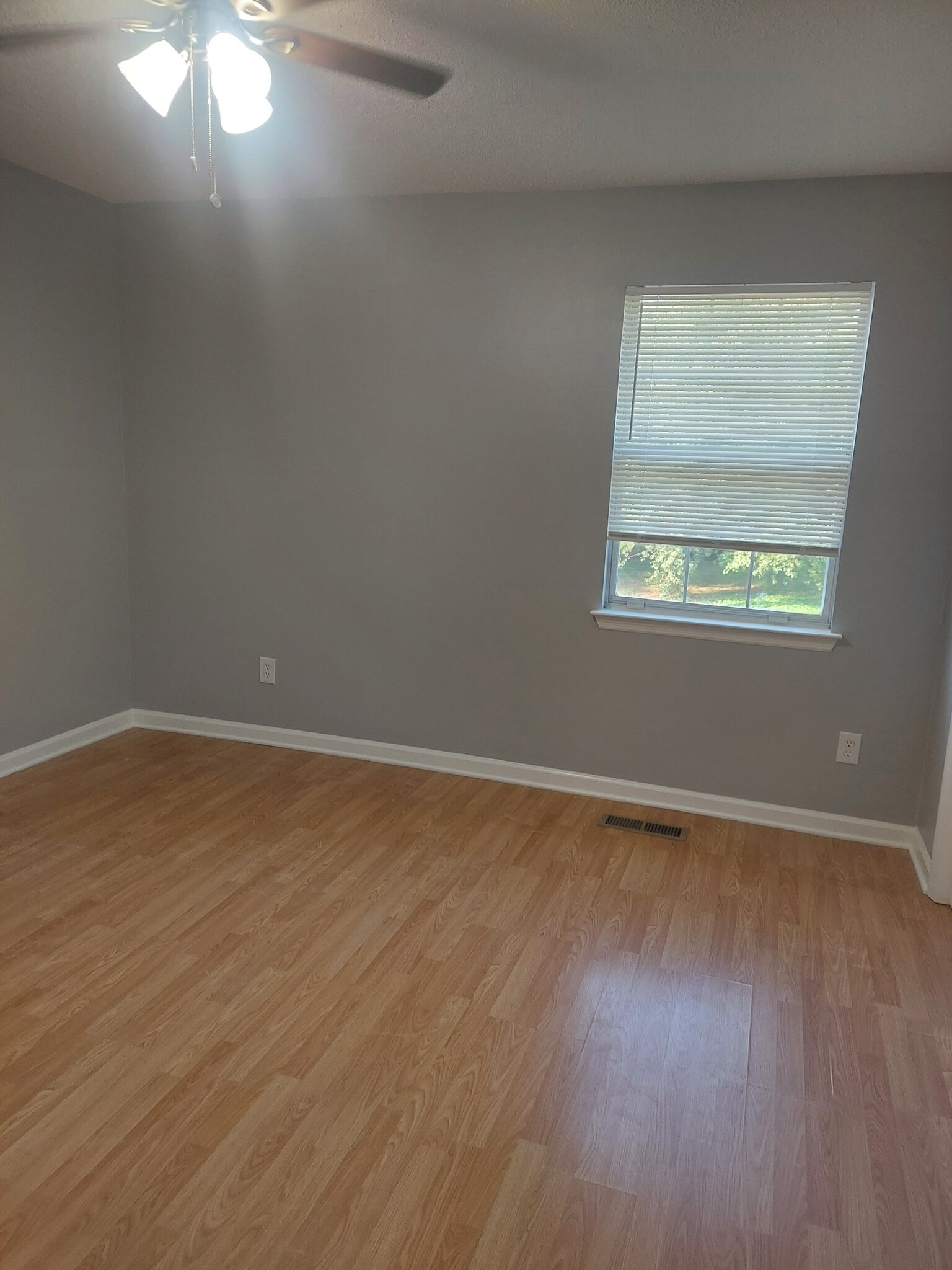 Bedroom 2 - 139A Shearer St