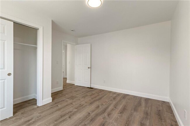 Building Photo - 30 Danby St