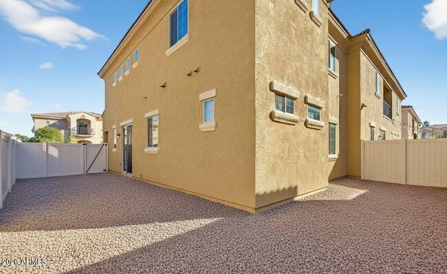 Building Photo - 1367 S Country Club Dr