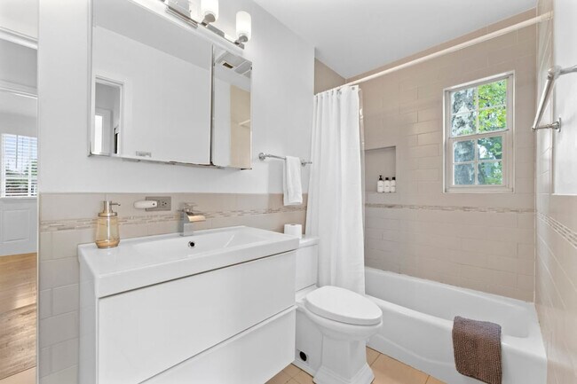Building Photo - 4501 Banister Ln