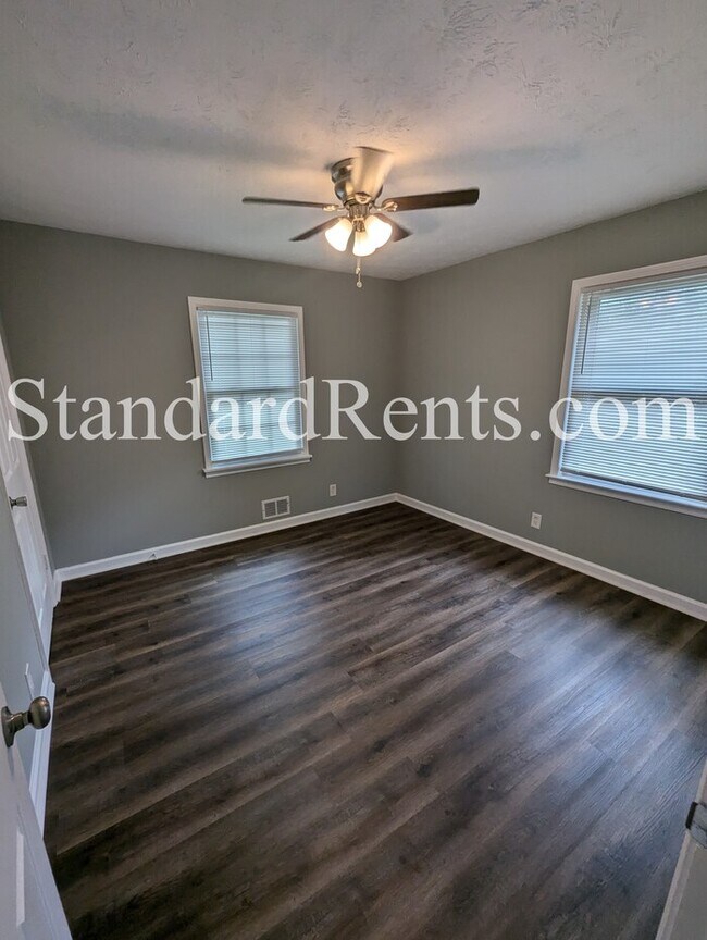 Building Photo - 2591 Kings Cir NW