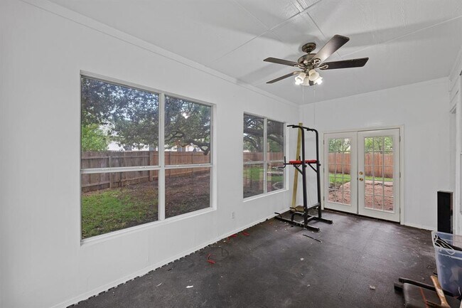 Building Photo - 4433 Chickasaw Ct