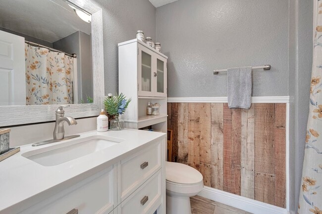 Building Photo - Your Spacious DREAM Home in The Heart of Gilbert!