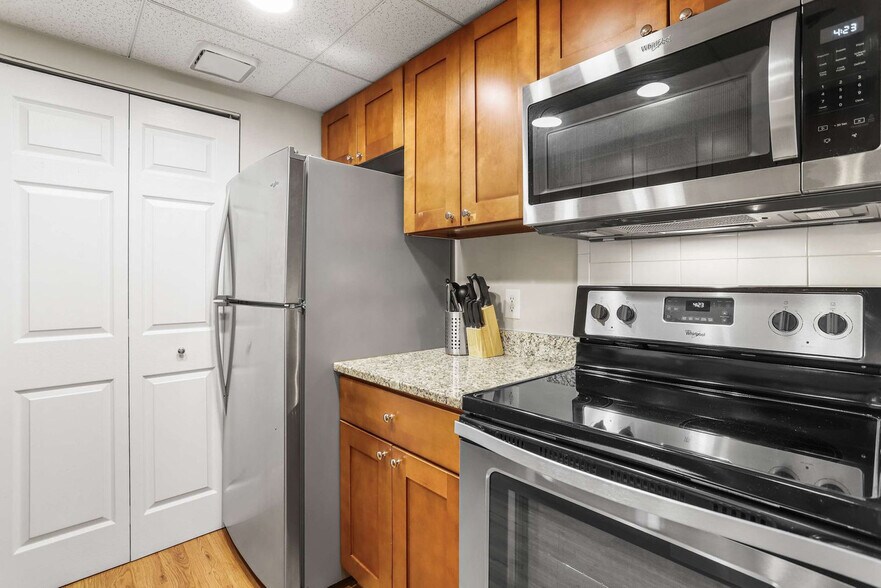 Building Photo - 401 12th St S