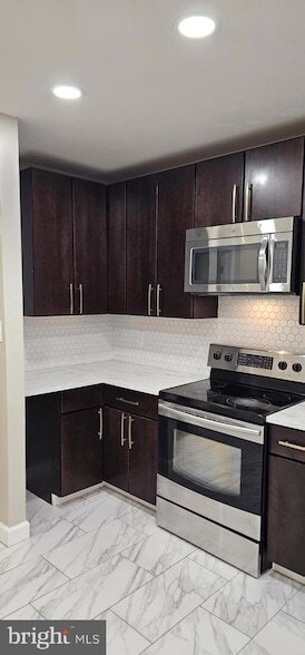 Building Photo - 1531 W Fairmount Ave