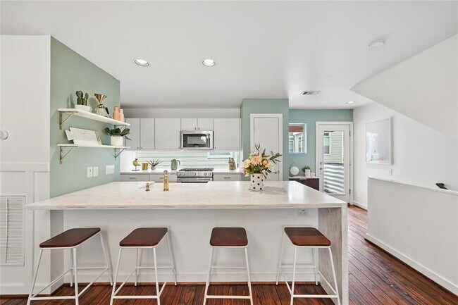 Building Photo - 6140 Grand Blvd