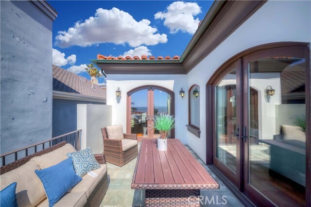 Building Photo - 2816 Manhattan Ave