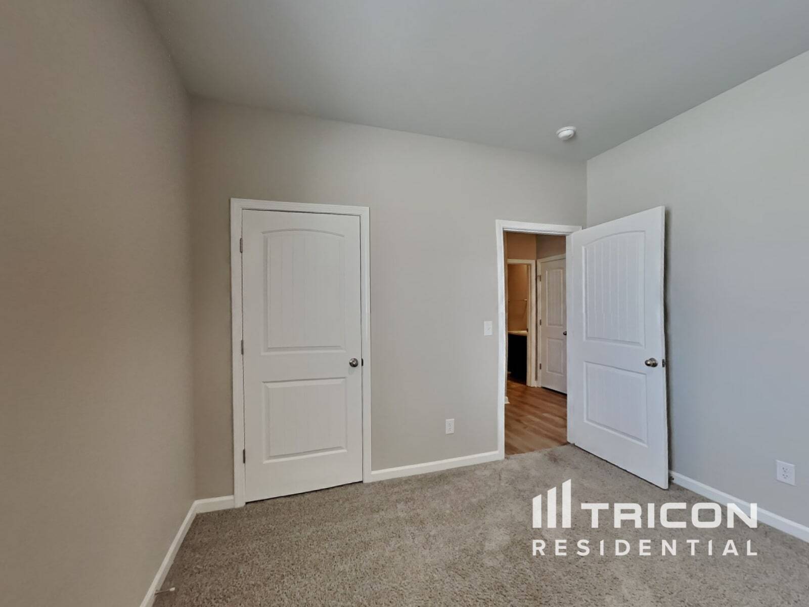 Building Photo - 1068 Pepper Stone Dr
