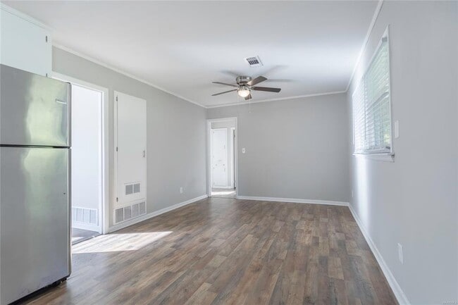 Building Photo - 221 Moncrief St