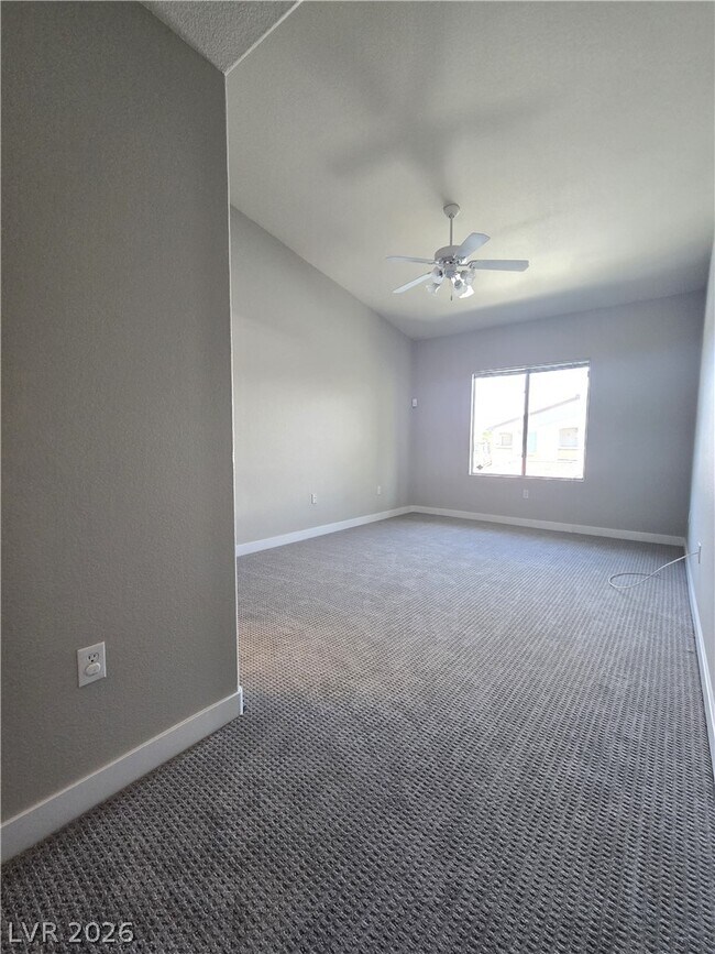 Building Photo - 2305 W Horizon Ridge Pkwy