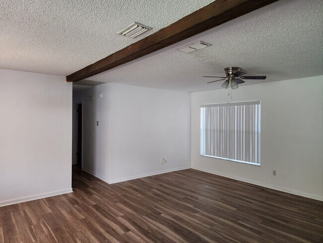 Building Photo - 14532 Knoll Ridge Dr