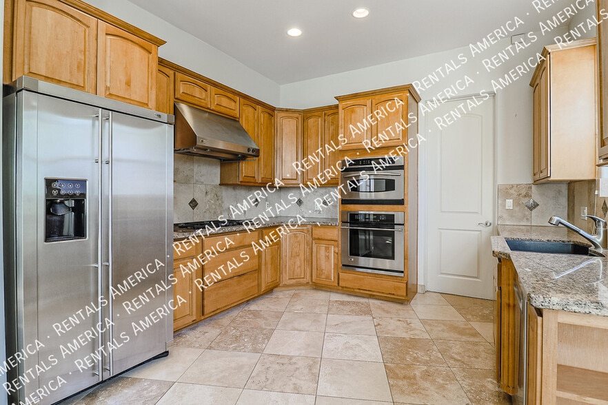 Building Photo - 14136 E Gloria Ln