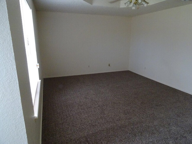 Building Photo - 2303 84th St