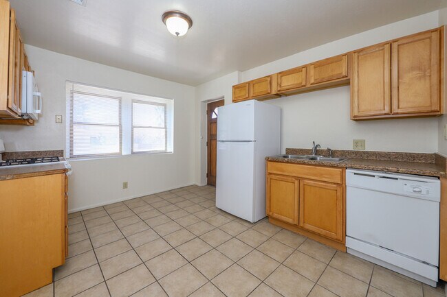 Building Photo - 1014 N 7th Ave