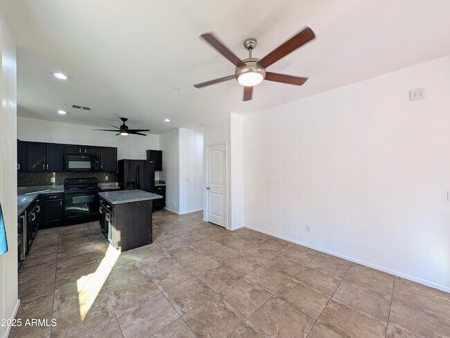 Building Photo - 4726 W Fremont Rd.