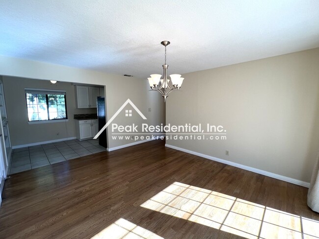 Building Photo - Wonderful 3bd/2ba Orangevale Home with Spa...