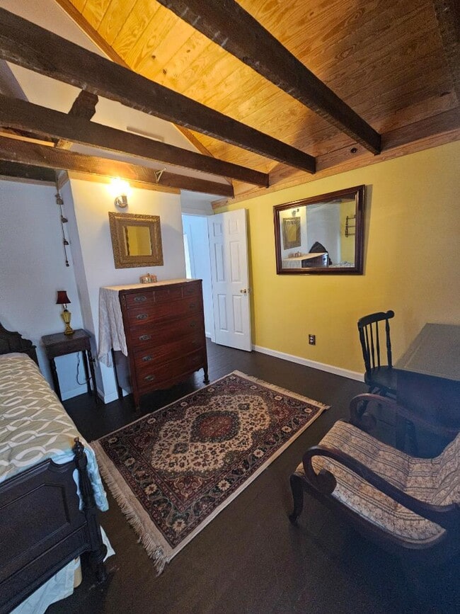 Building Photo - 3 Laurel St