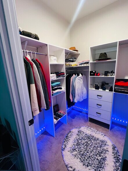 Building Photo - 152 Spring Grove Way