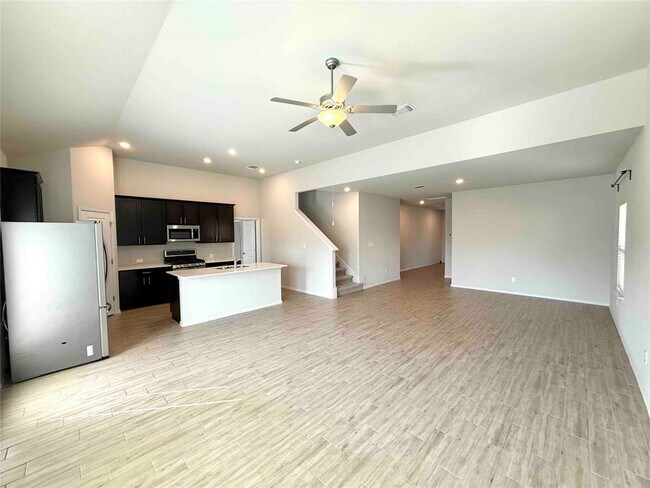 Building Photo - 301 Bright Star Ln