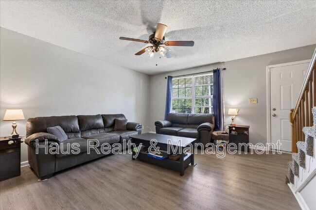 Building Photo - 114 Cunningham Pl