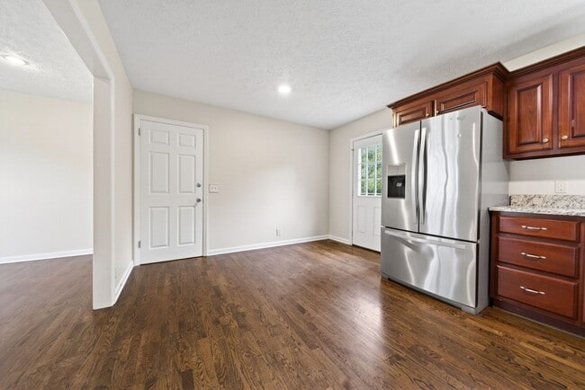 Building Photo - 235 Savely Dr