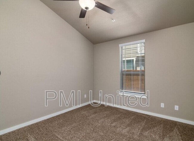 Building Photo - 649 Harvest Moon Dr