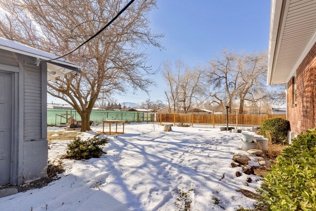 Building Photo - Charming 3 Bedroom Bungalow in West Valley